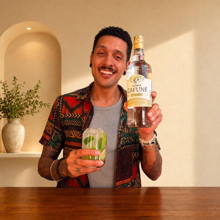 Tato Zacarias com a Cachaça Cafuné